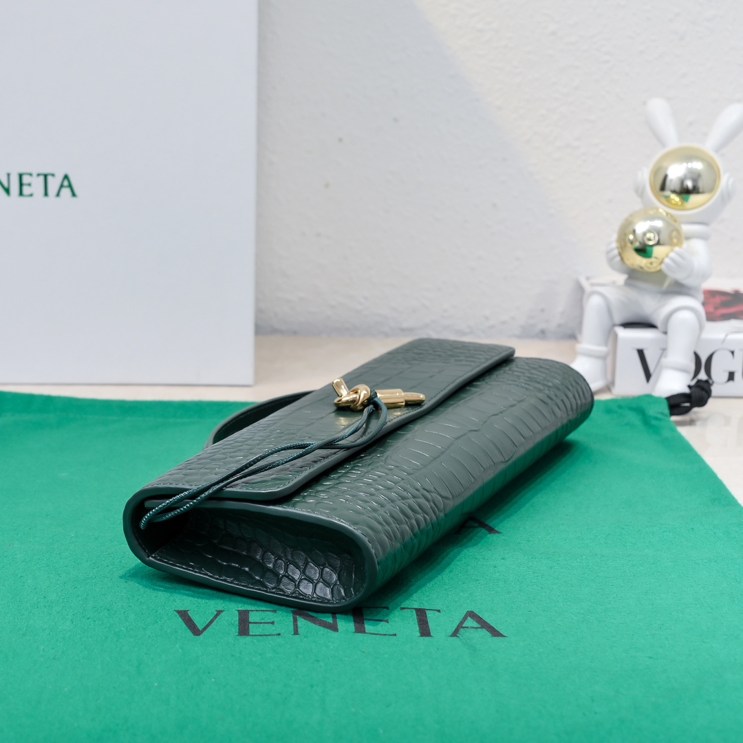 Bottega Veneta Clutch Bags